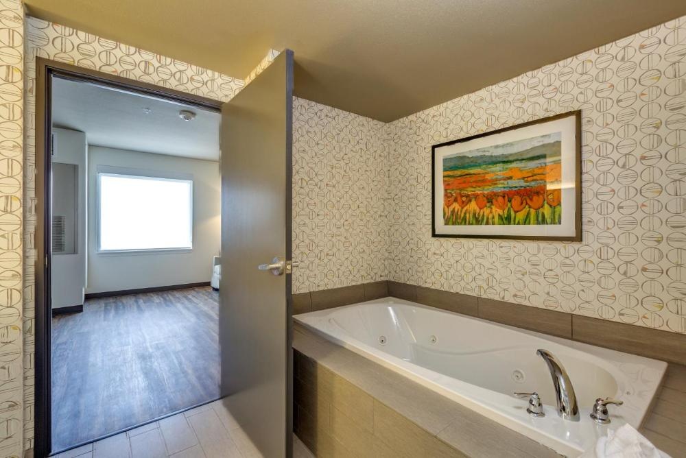 Holiday Inn & Suites Bellingham by IHG Image 24