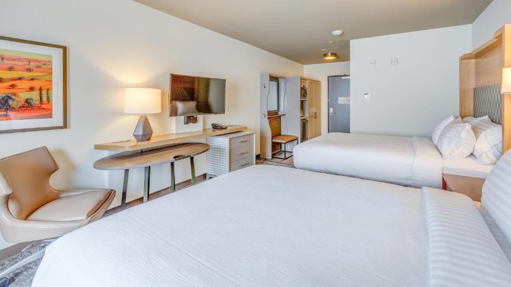 Holiday Inn & Suites Bellingham by IHG Image 6