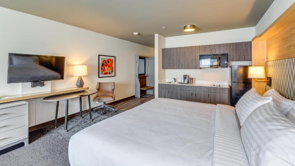 Holiday Inn & Suites Bellingham by IHG Image 81
