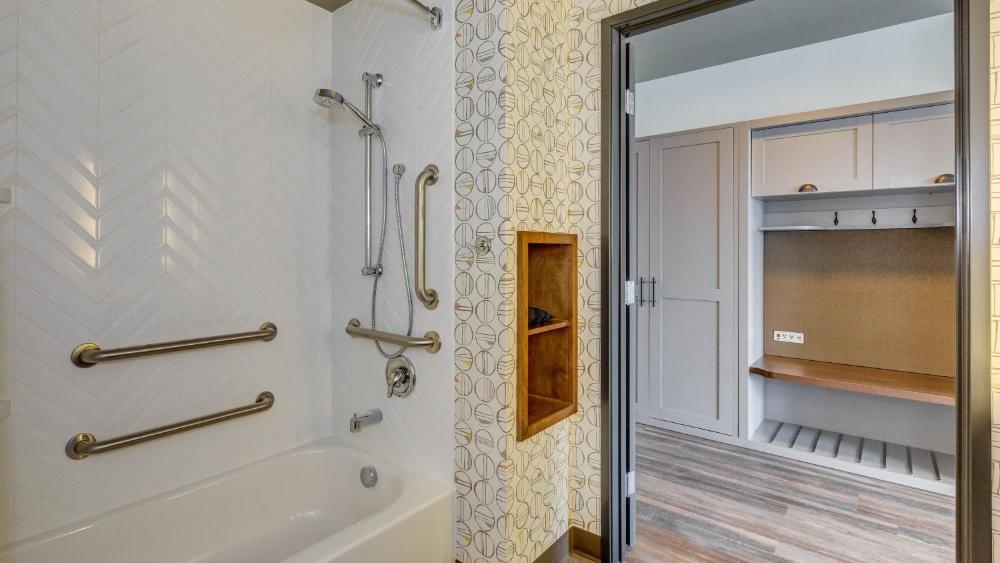 Holiday Inn & Suites Bellingham by IHG Image 82